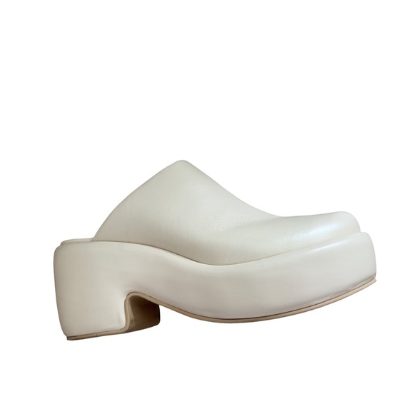 Everlane Shoes - EVERLANE The Puffa Clog Size 8.5